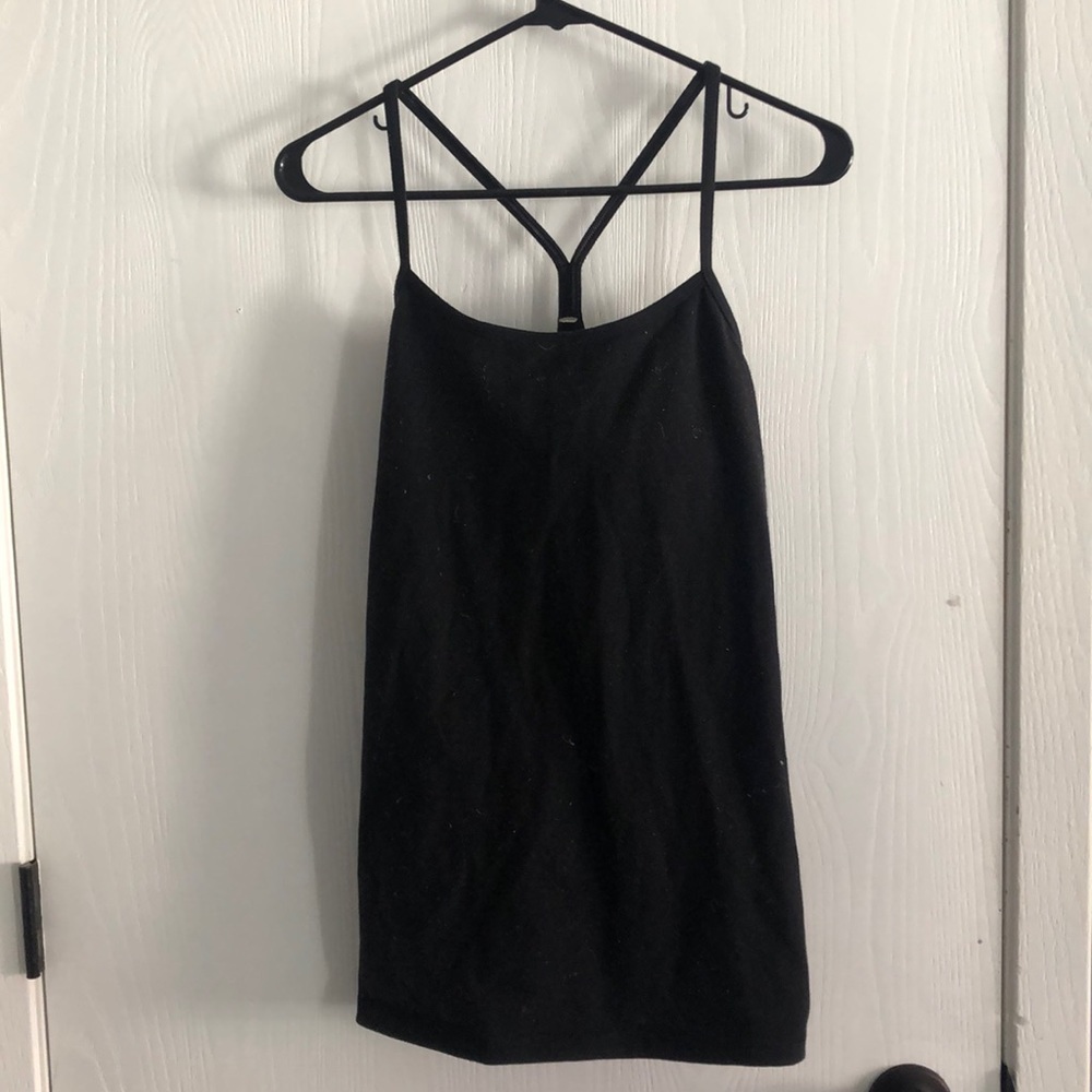 Lululemon Power Y tank size 6. Cups included